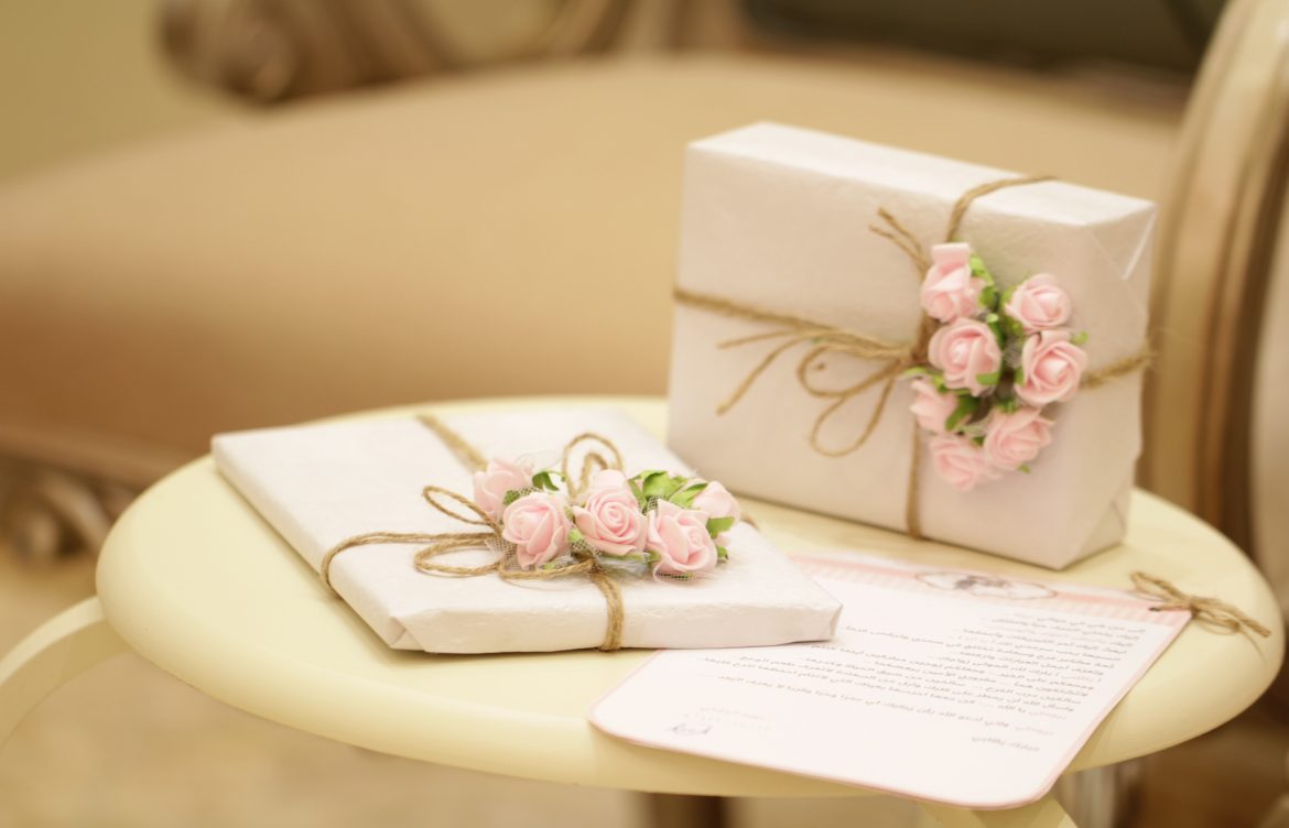 Unique Wedding Gift Ideas For Female Friends